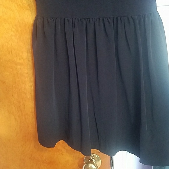 Black dress - Picture 3 of 7